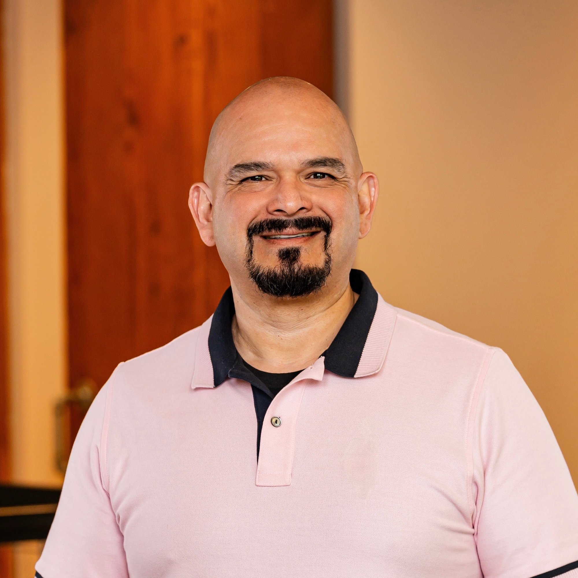 Ernesto Vazquez Jr. - Custom Home Estimator 