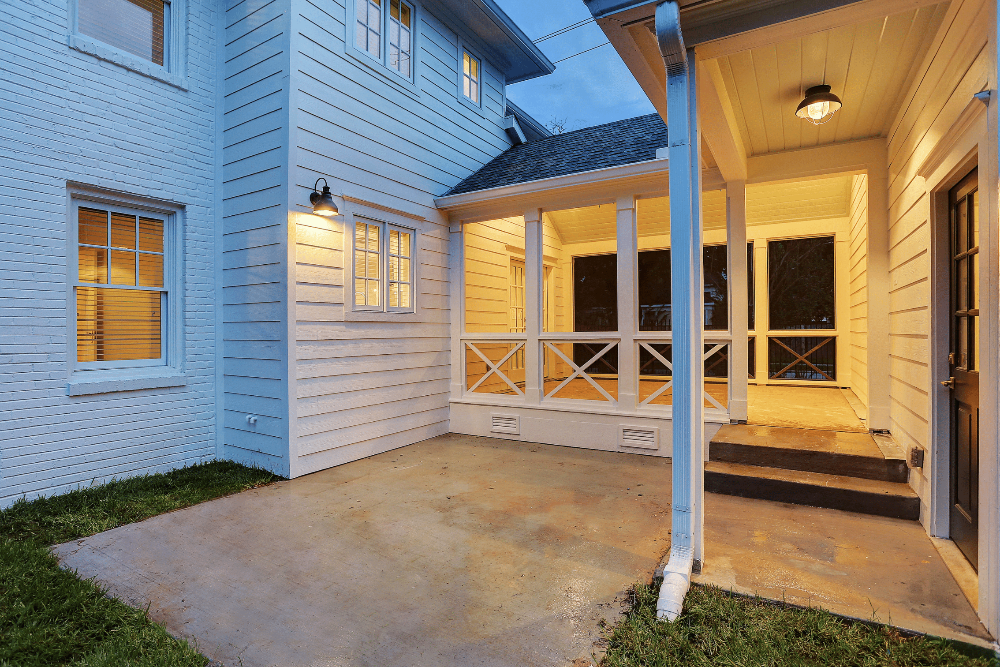 Covered Walkway to Garage -1