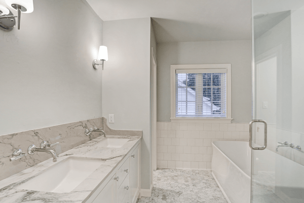 Luxury Bathroom With Bathtub 