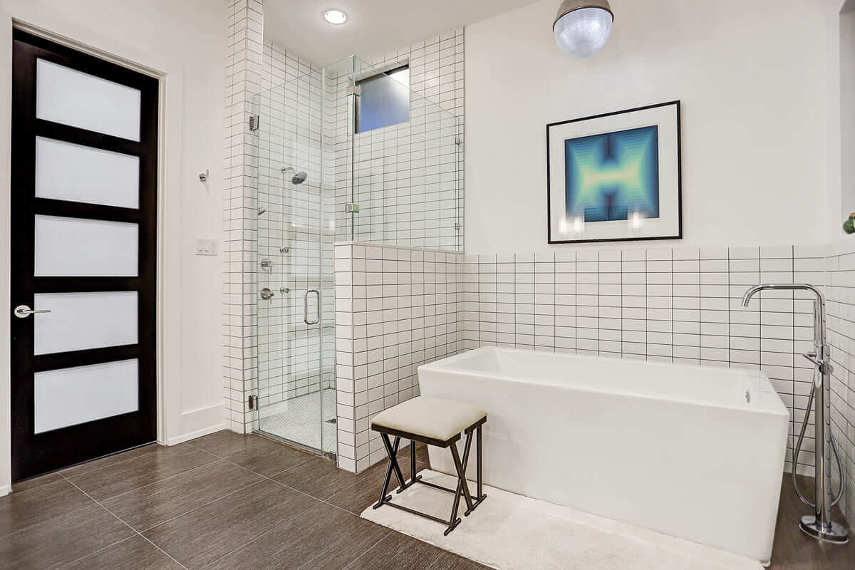 Lawrence Square Tub and Shower in Master Bathroom