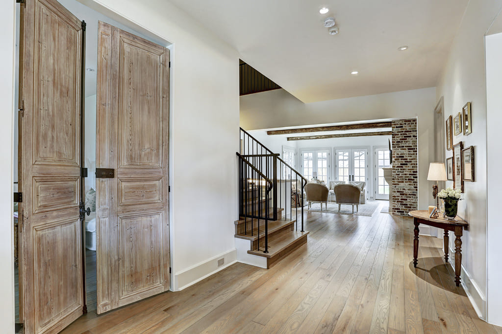 Willers Way entryway in luxury custom home in Houston